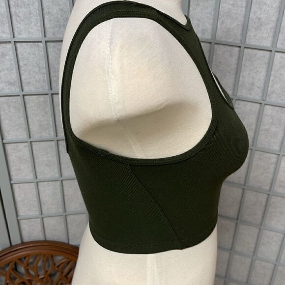 Lululemon Front Cut-Out Crop Tank, Green, Size 4 - Picture 4 of 7